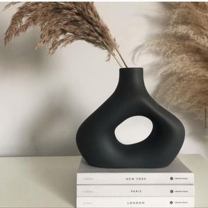 NWT Black Donut Vase